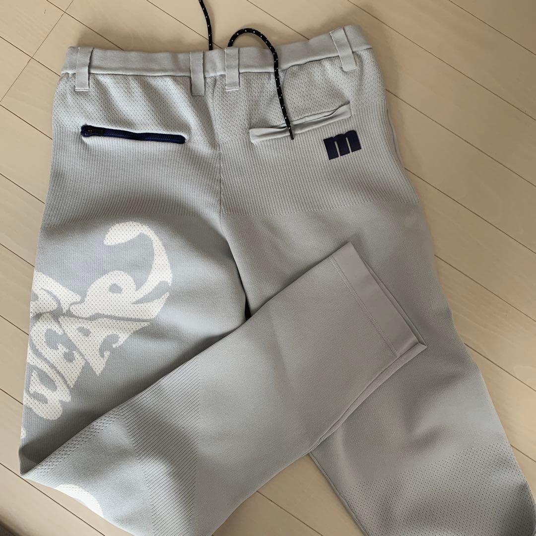 グレー ストレッチパンツ Mサイズ ロゴ入り　値下げ