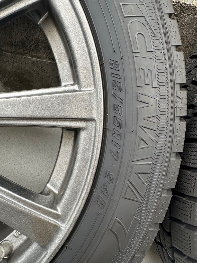 17インチタイヤ215/55R17スタッドレスタイヤGOODYEAR 4本セット