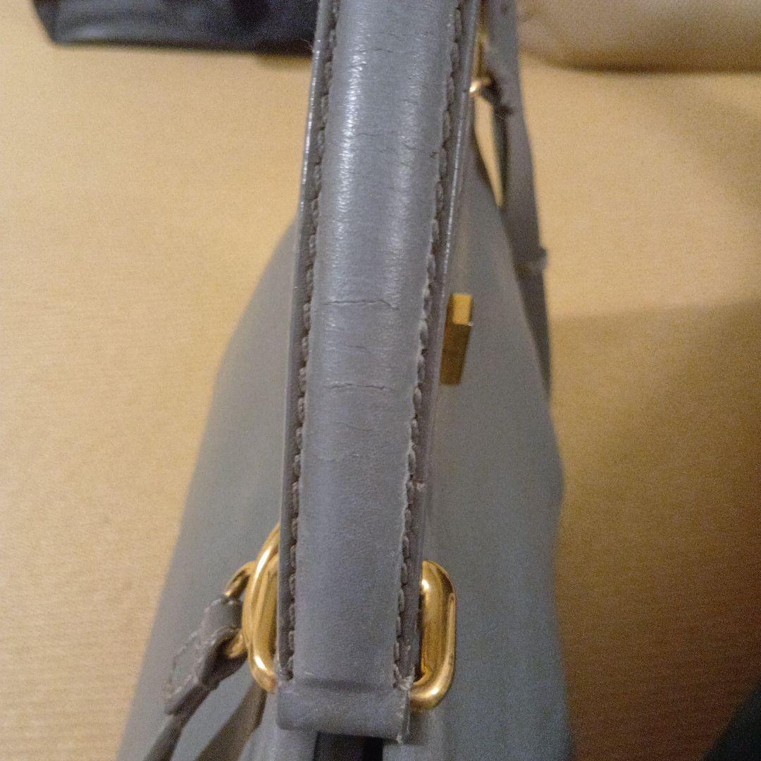 大幅値下げ！美品　FENDI ピーカブー ショルダーバッグ ミディアム