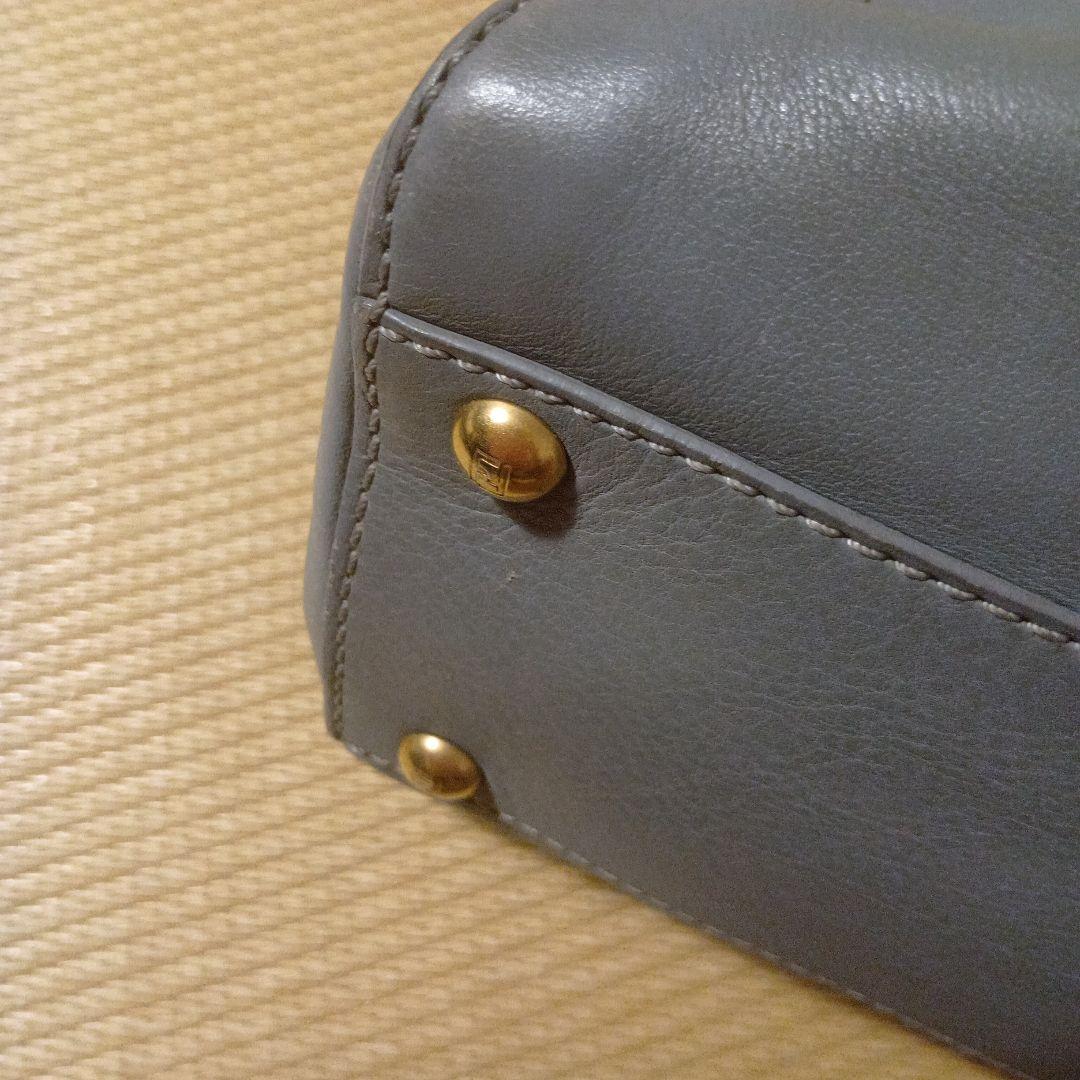 大幅値下げ！美品　FENDI ピーカブー ショルダーバッグ ミディアム