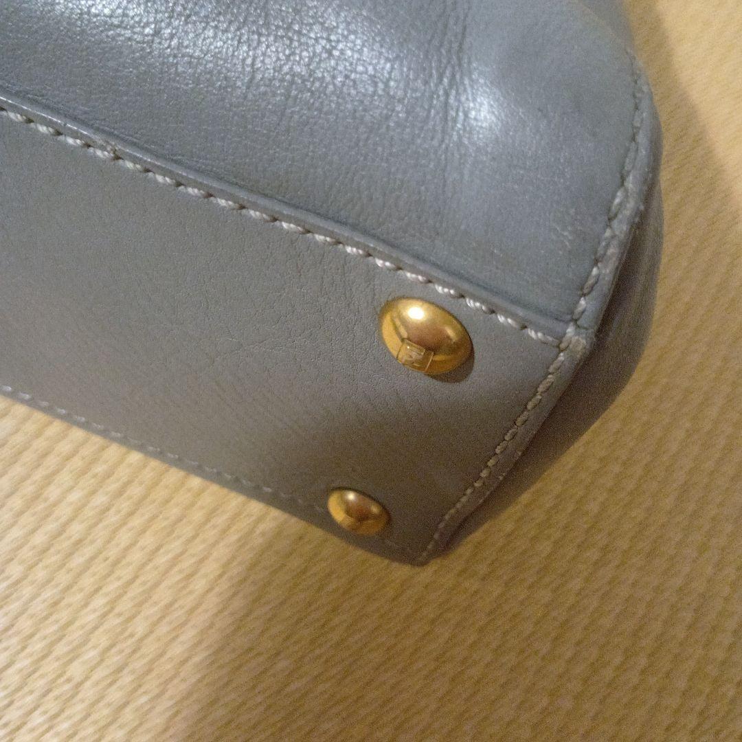 大幅値下げ！美品　FENDI ピーカブー ショルダーバッグ ミディアム