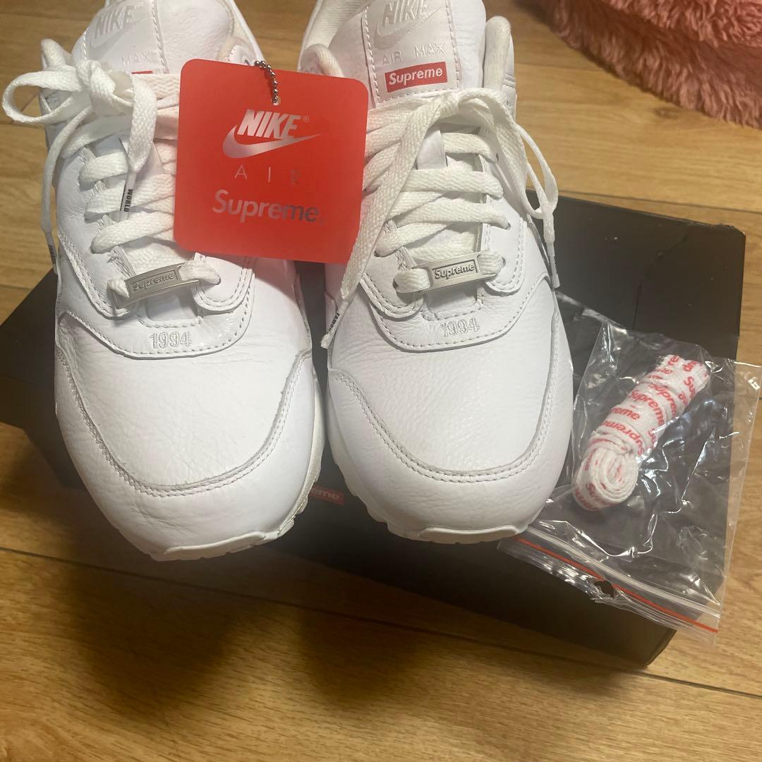 Supreme × Nike Air Max 1