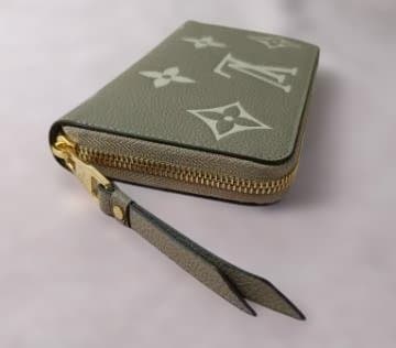 美品 M69794バイカラー 長財布 トゥルトレール クレーム