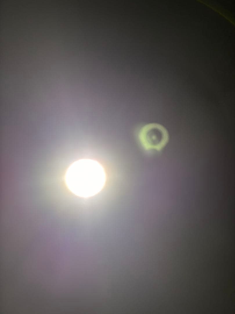 Olightのタクティカルライト「Warrior 3S」のアーミーグリーン