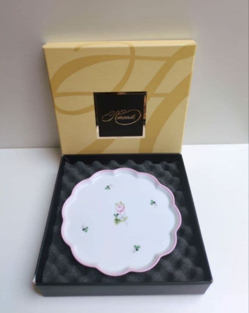 ✩希少品✩　ヘレンド　ウィーンの薔薇　ピンク　花形プレート