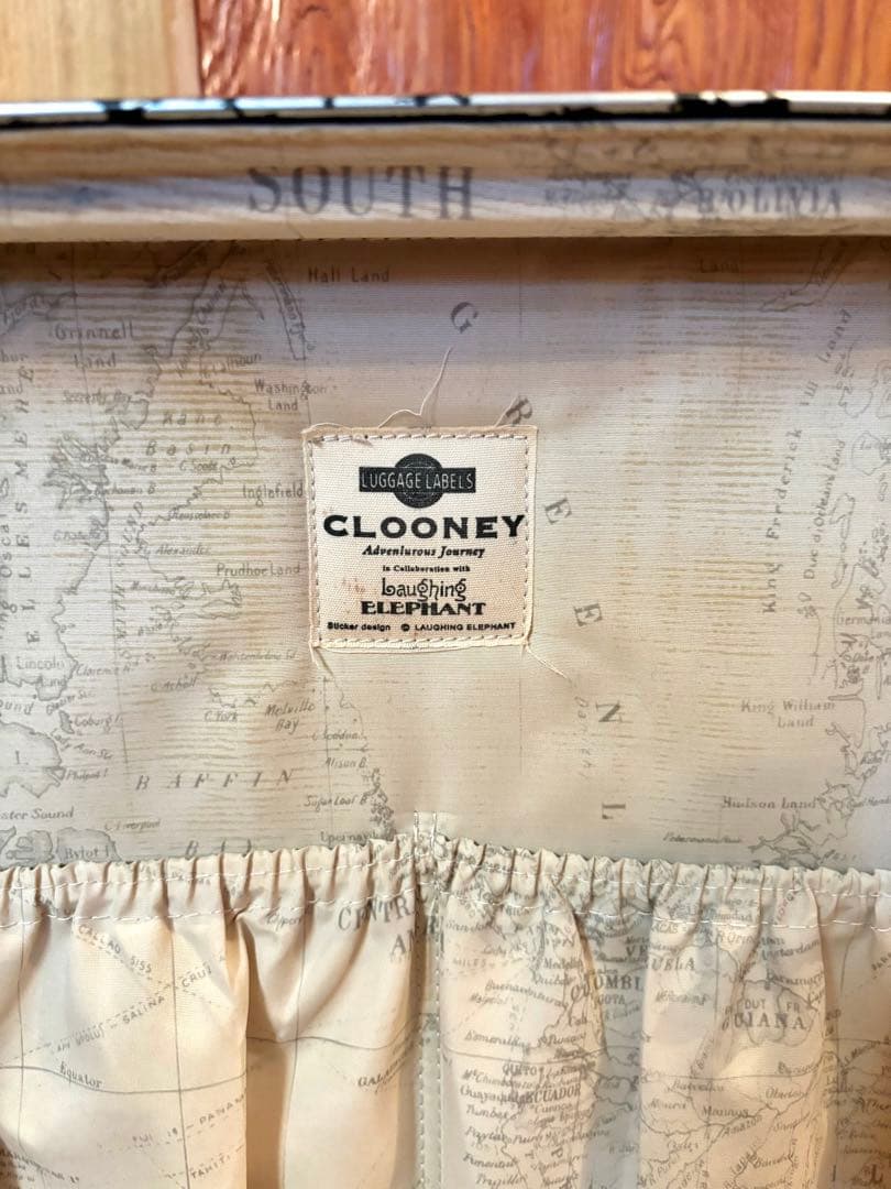 【廃盤】TRIO スーツケース/キャリーケース CLOONEY ベルト付 日本製