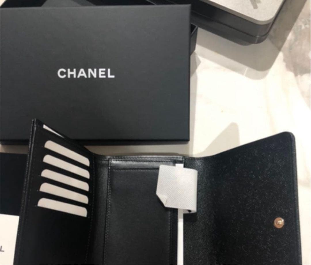 HARU 　CHANEL シャネル ミニ財布　未使用に近い