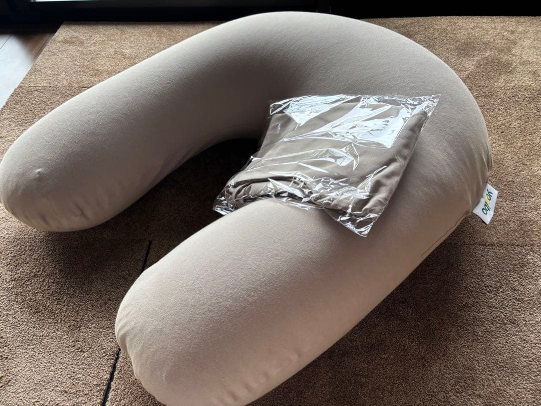 新品未開封カバー付き　Yogibo サポート