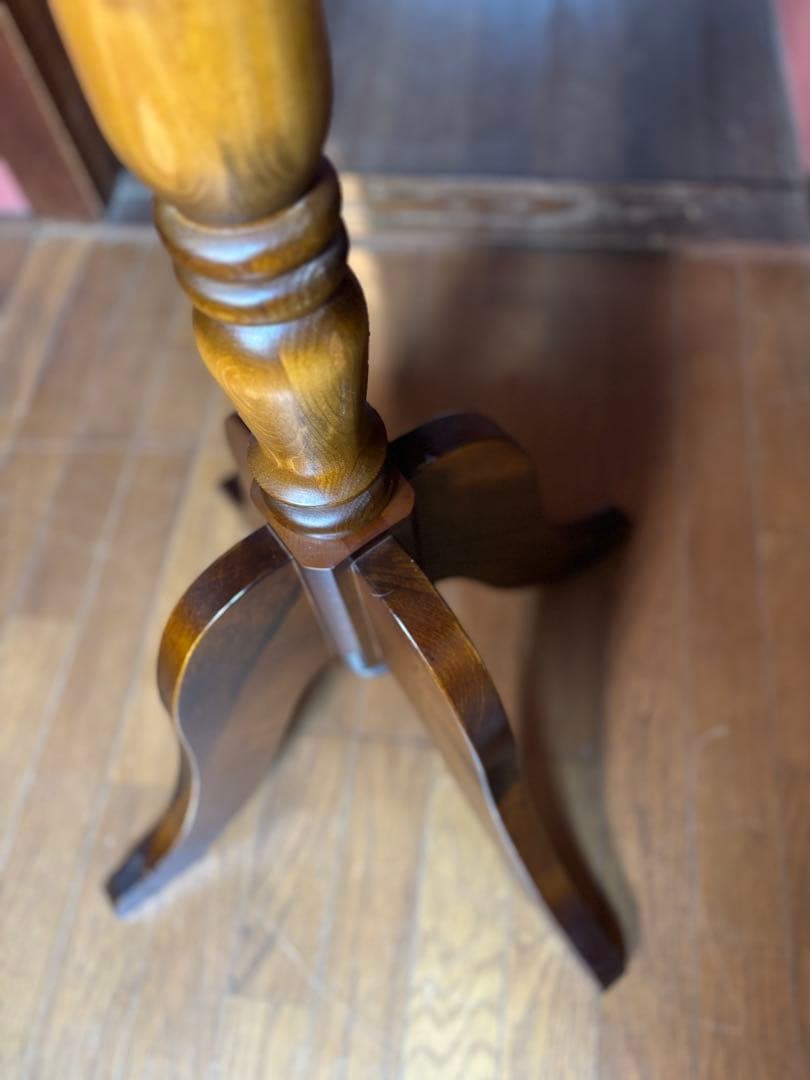 カリモク家具のコロニアルシリーズのポールスタンド（コートハンガー）