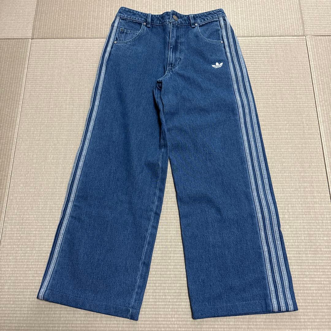 かずみん　adidas デニム　ワイドパンツ