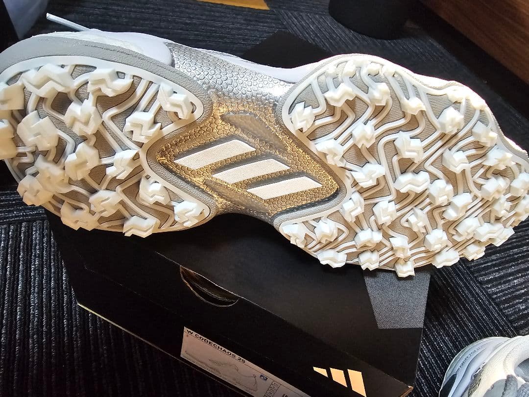 新品 アディダス　コードカオス 25 22.0cm レディース ゴルフシューズ