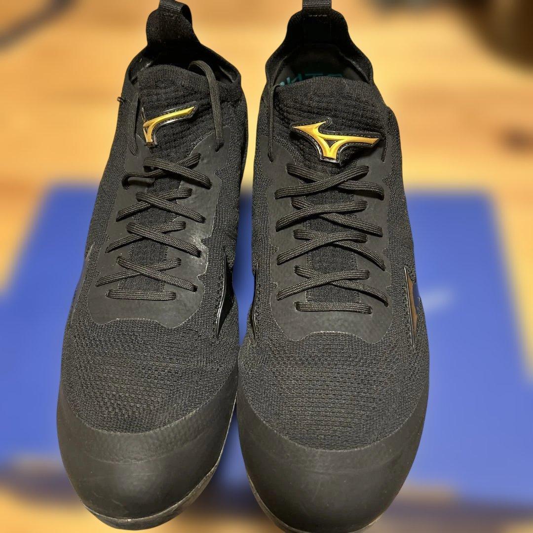 Mizuno ブラックスパイク ゴールドロゴ