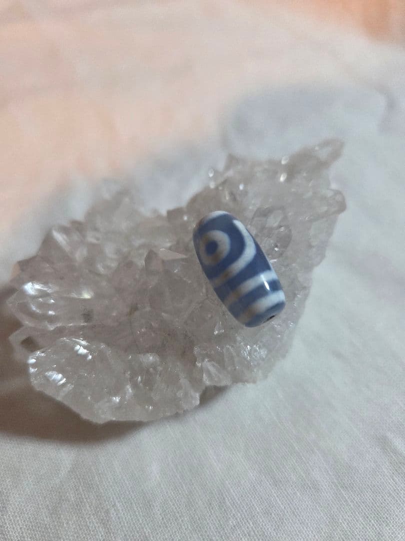 ブルーの二眼天珠