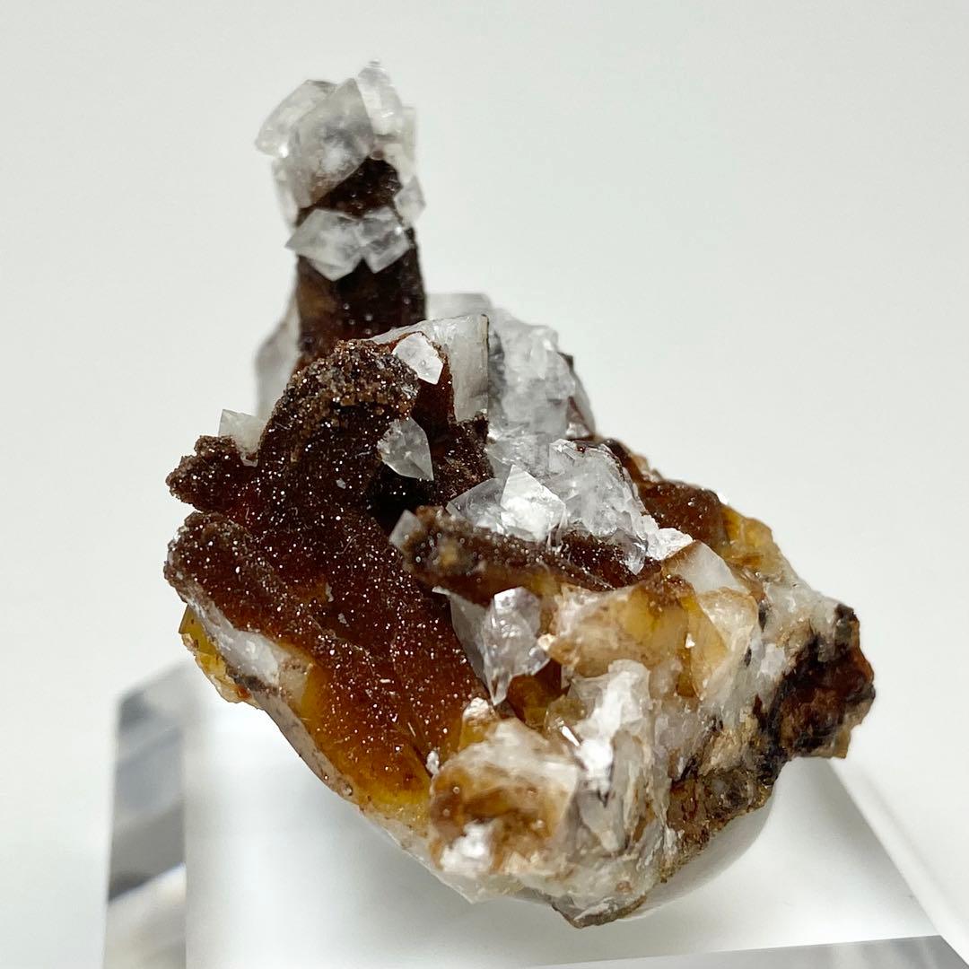 クォーツ　カルサイト　ロシア産　鉱物標本　原石　天然石　ストーン　共生　蛍光