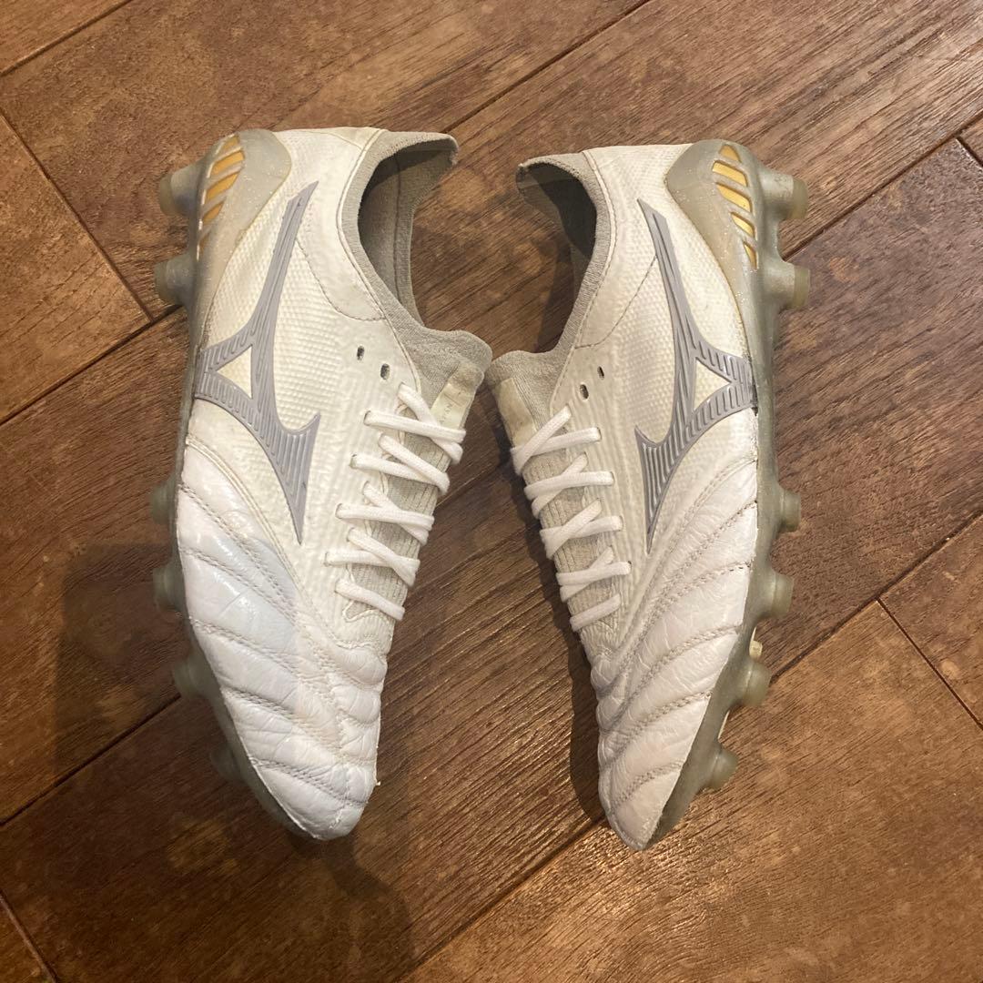 ミズノ　モレリア　ネオ3 β ジャパン　ホワイト　シルバー　23.5cm