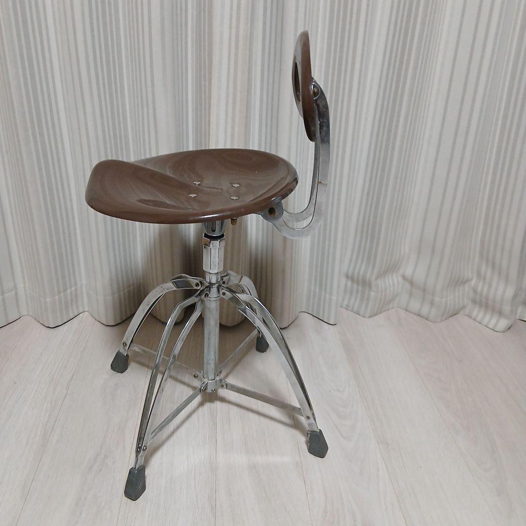 ブラウン調整可能作業椅子