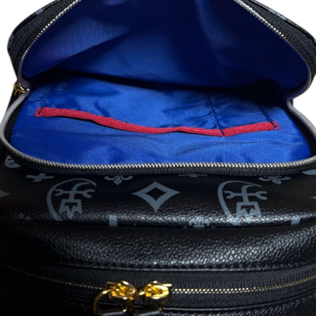 極美品 カステルバジャック サシャ ボディバッグ モノグラム 黒 ゴールドロゴ