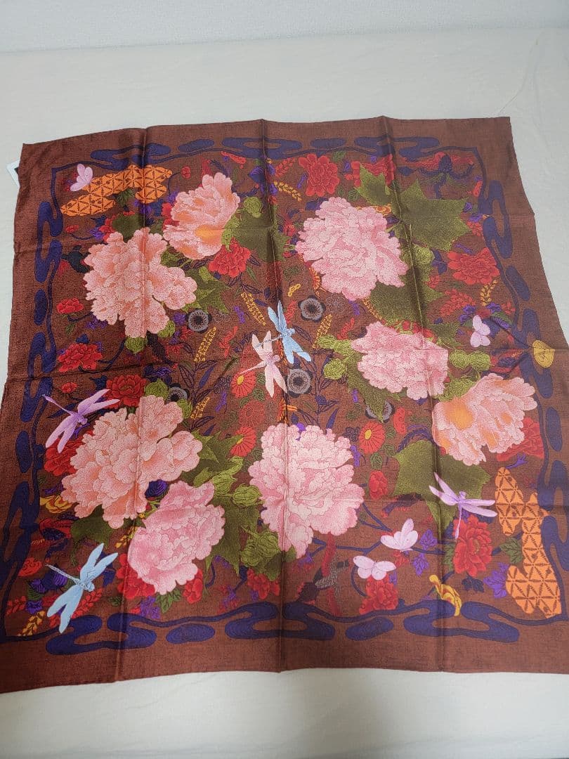 GUCCI 花柄シルクスカーフ ブラウン系