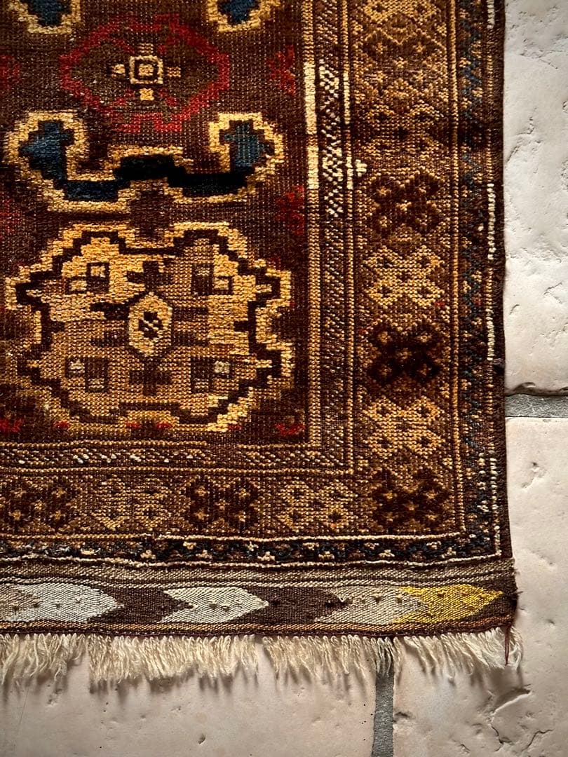 トライバルラグ　ヴィンテージラグ　アンティークラグ　トルクメン　プリミティブ