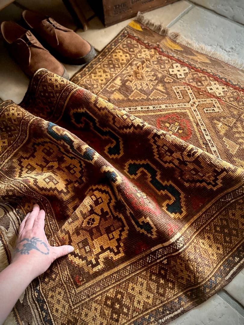 トライバルラグ　ヴィンテージラグ　アンティークラグ　トルクメン　プリミティブ