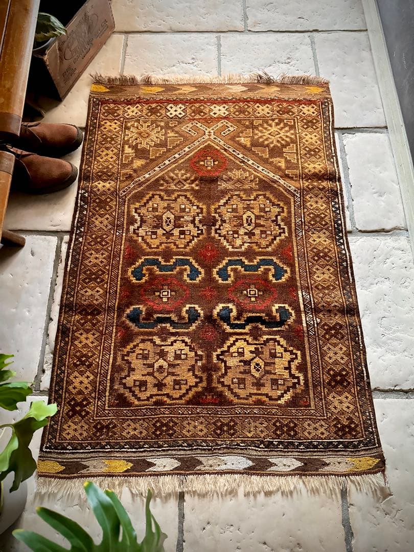 トライバルラグ　ヴィンテージラグ　アンティークラグ　トルクメン　プリミティブ