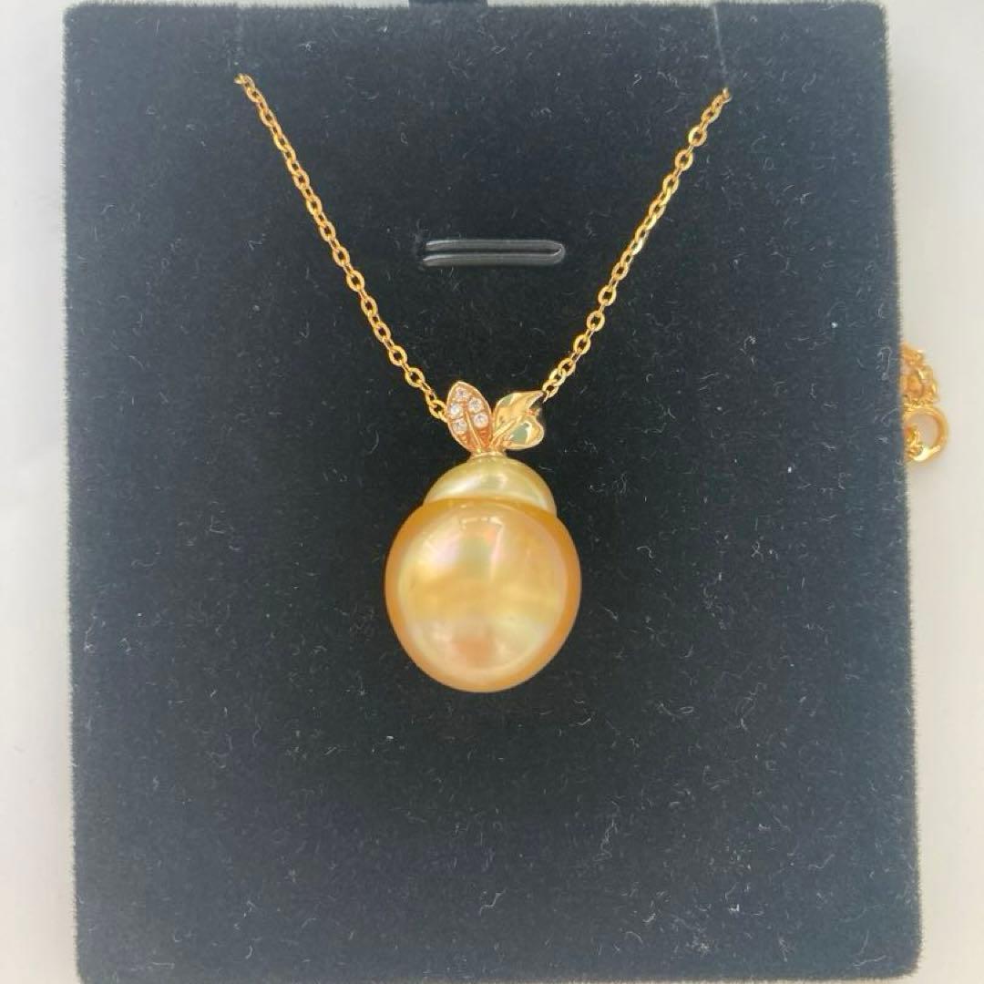 南洋真珠ゴールド13x16mmペンダント(18金)ネックレス(シルバー)