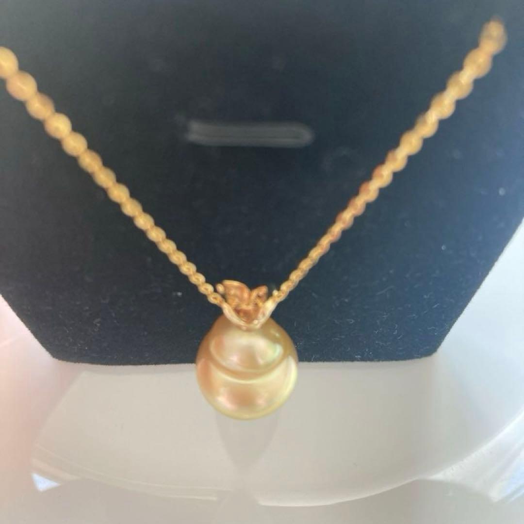 南洋真珠ゴールド13x16mmペンダント(18金)ネックレス(シルバー)