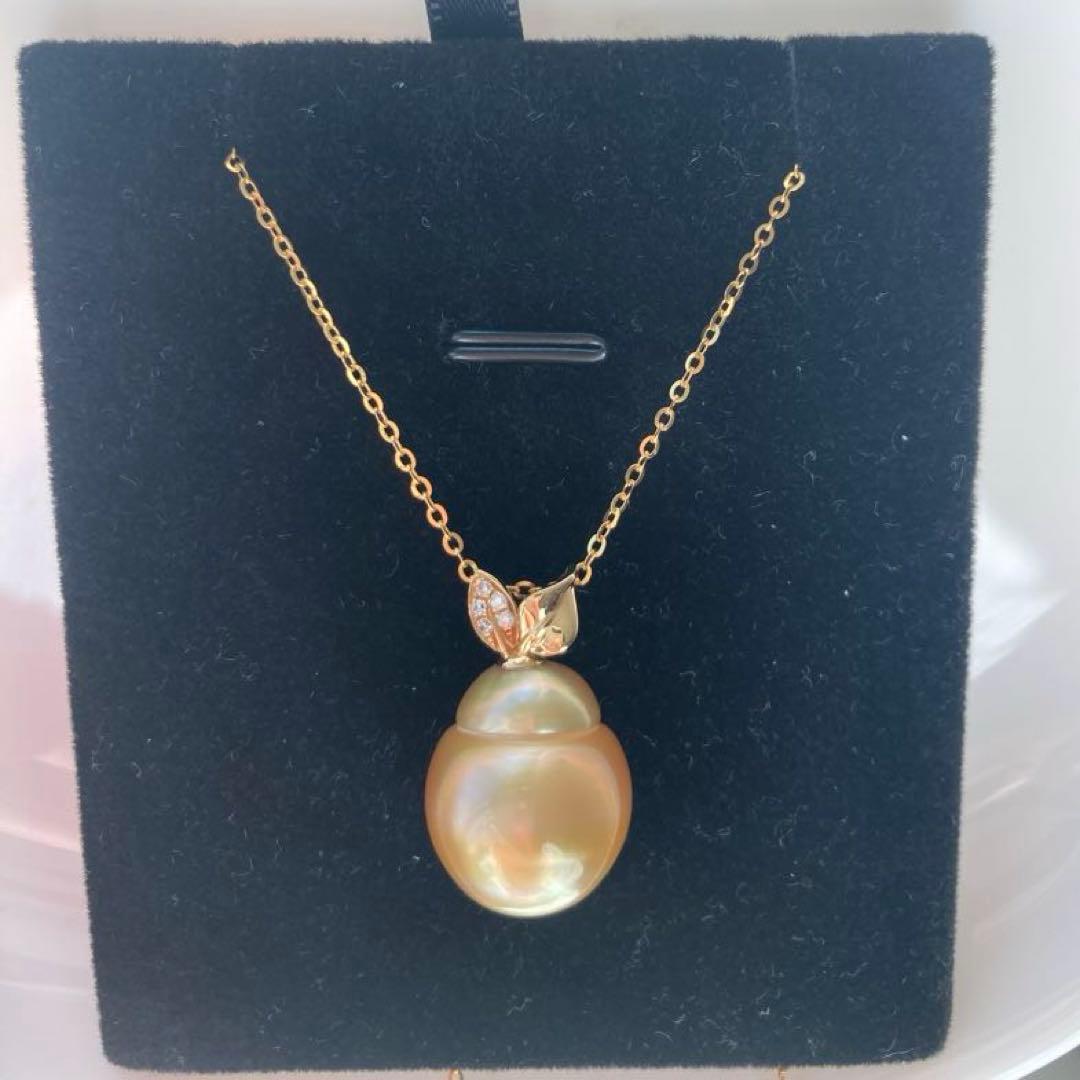 南洋真珠ゴールド13x16mmペンダント(18金)ネックレス(シルバー)