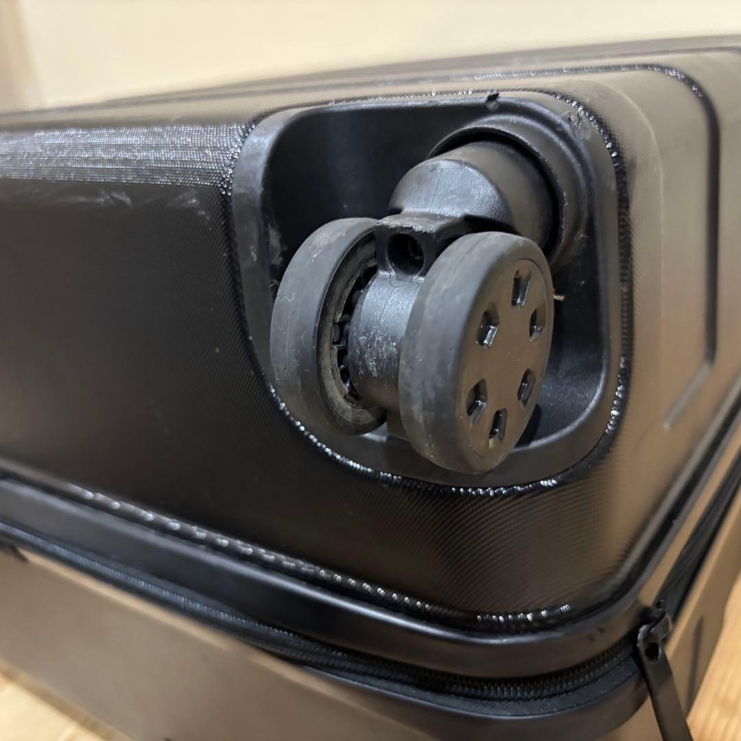 特大型　無印良品　黒 ハードキャリーケース 104リットル　TSAロック 4輪