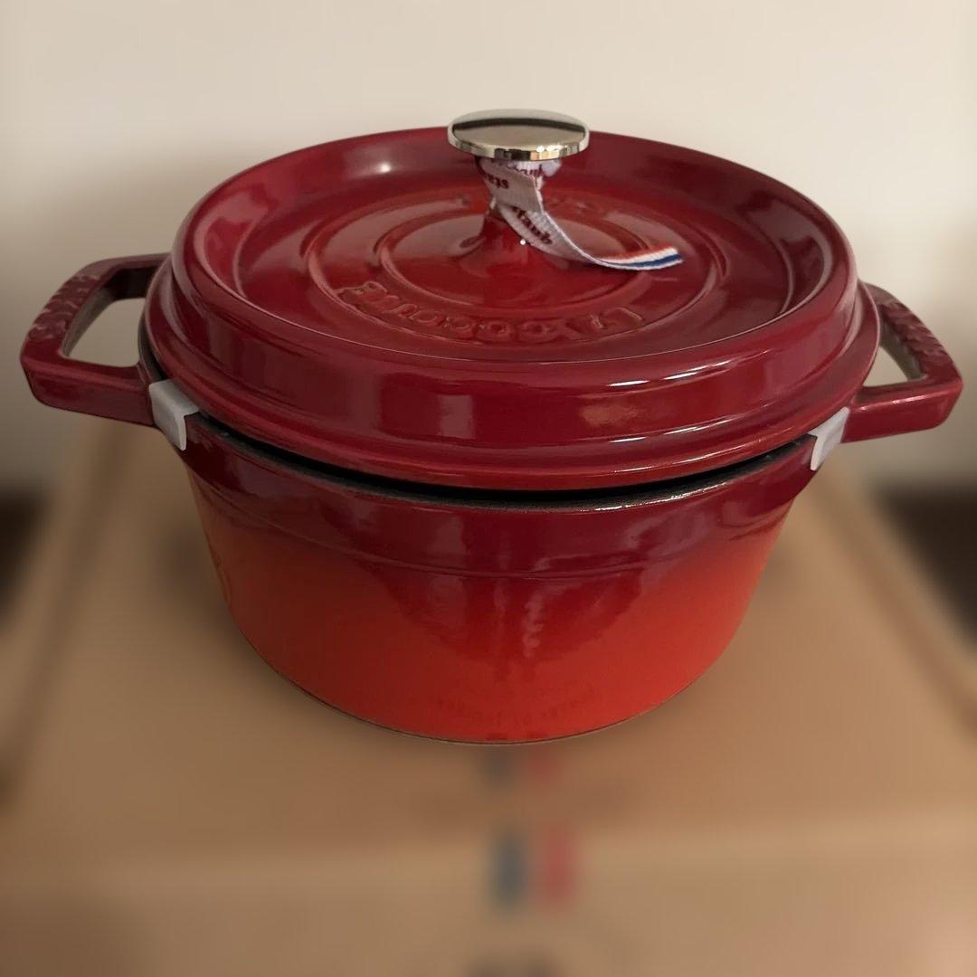 ストウブ　ピコココットラウンド　チェリー 20cm