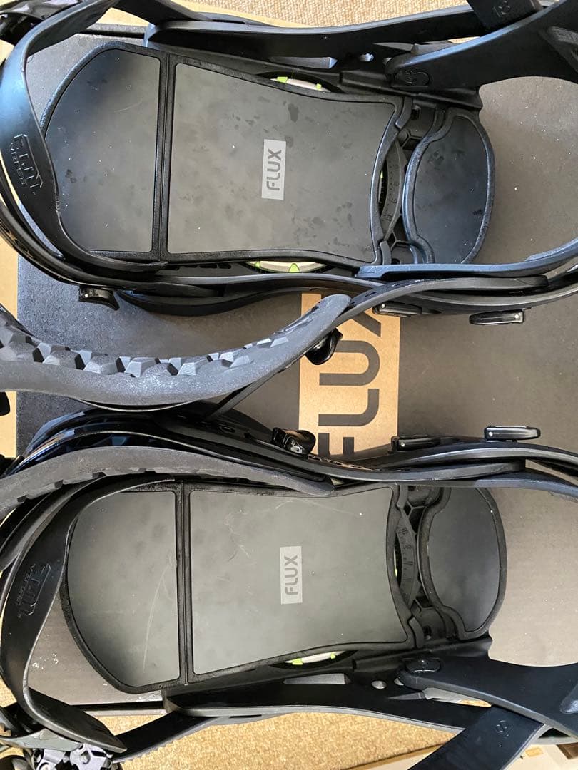 FLUX DSビンディング サイズS ブラック
