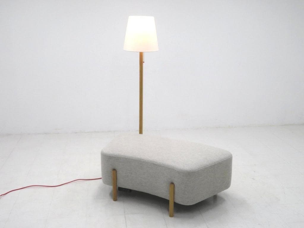 展示品　カリモク　ドラドラ　北欧　オーク材　ソファ 照明付き　ラウンジチェア