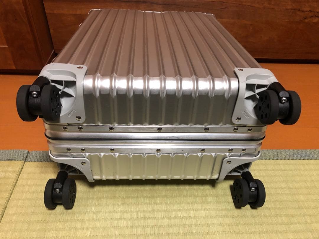 ☆ 極美品☆RIMOWAリモワ　Classc キャビンS 定価は226,600円