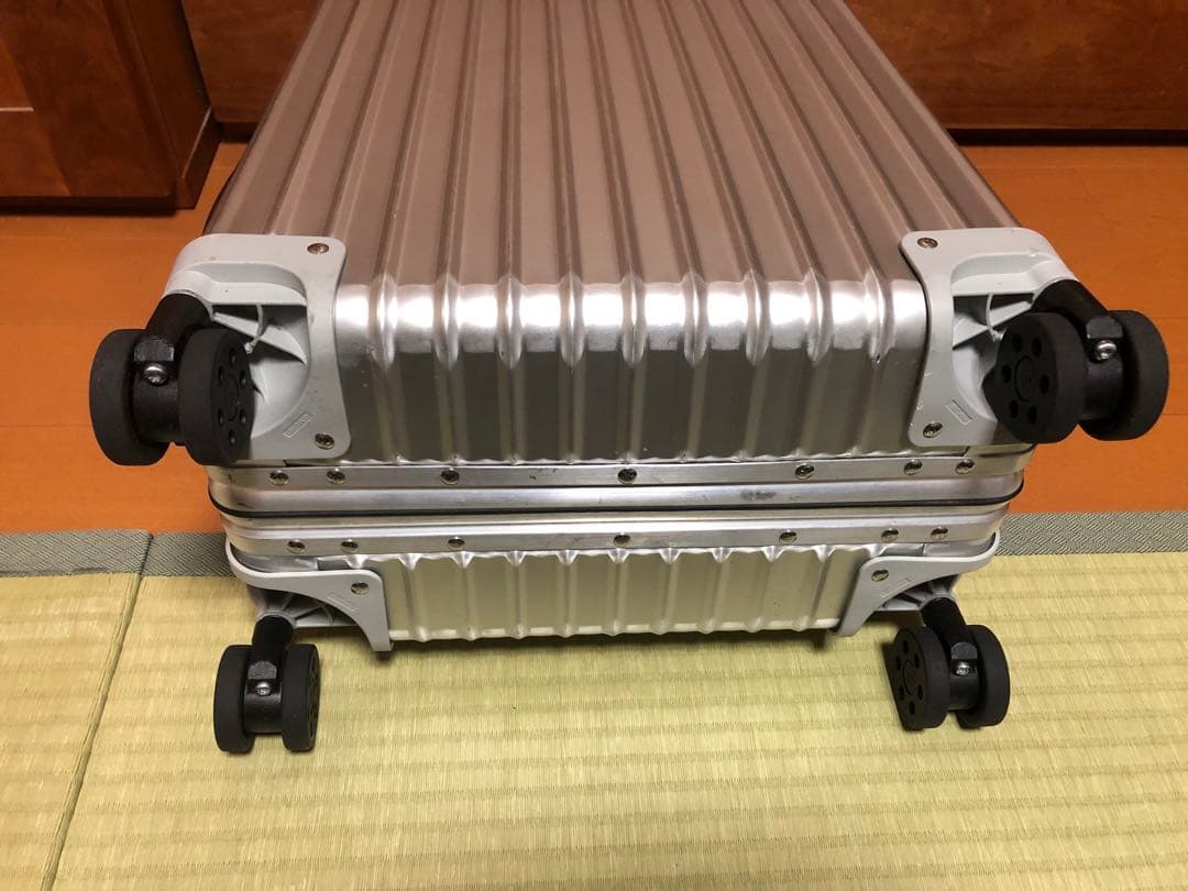 ☆ 極美品☆RIMOWAリモワ　Classc キャビンS 定価は226,600円