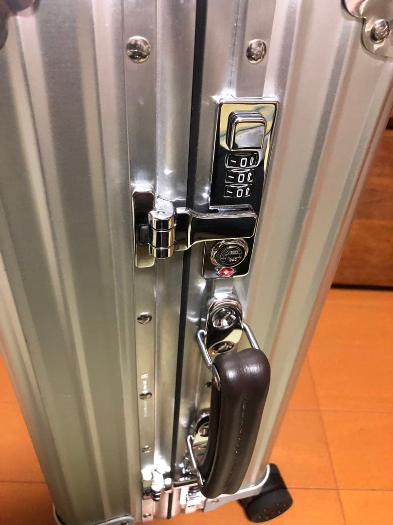 ☆ 極美品☆RIMOWAリモワ　Classc キャビンS 定価は226,600円
