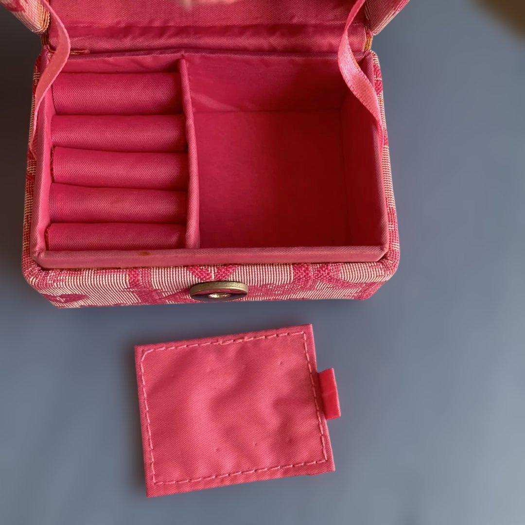 キティーちゃんアクセサリーケース