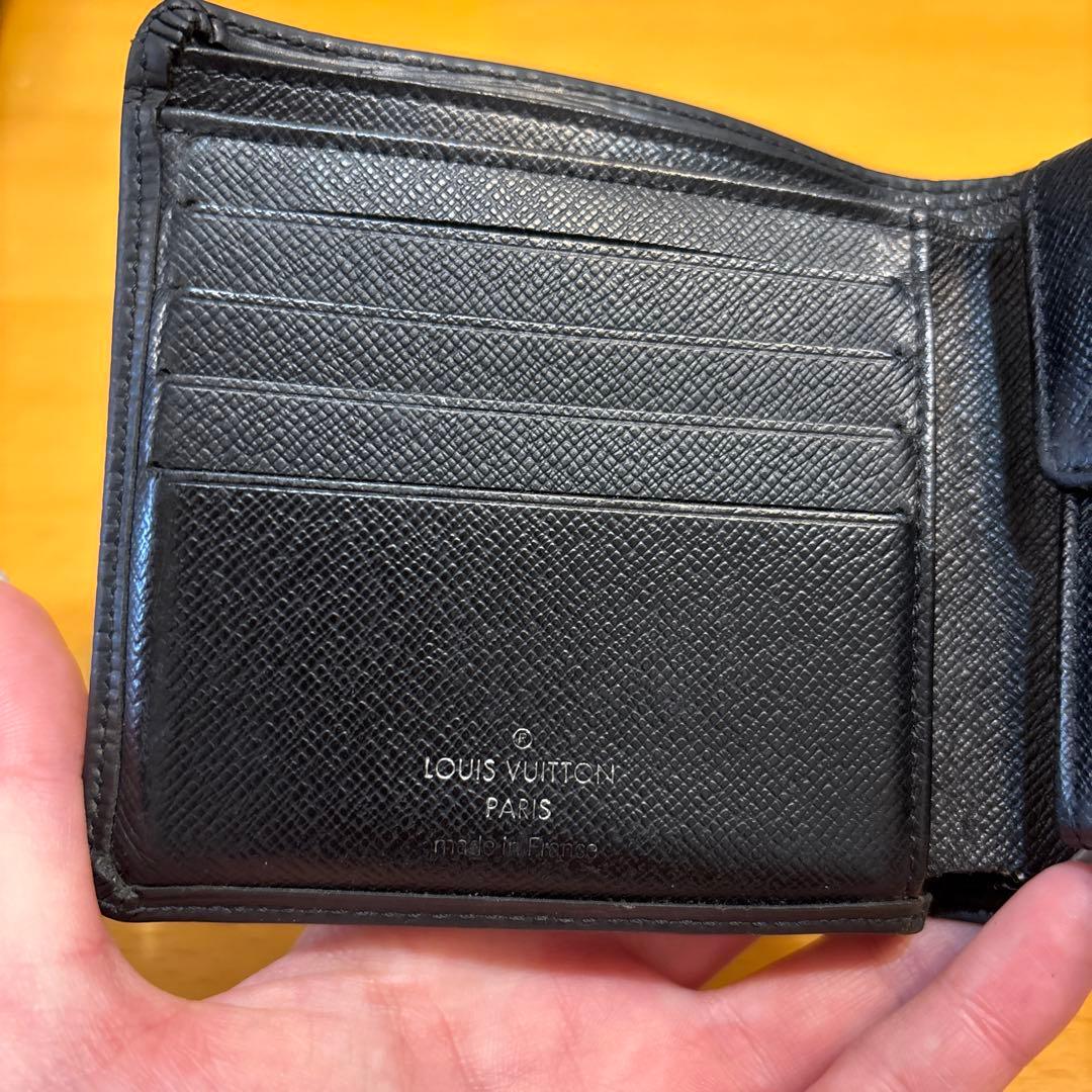 ルイヴィトン　二つ折財布　エピ黒
