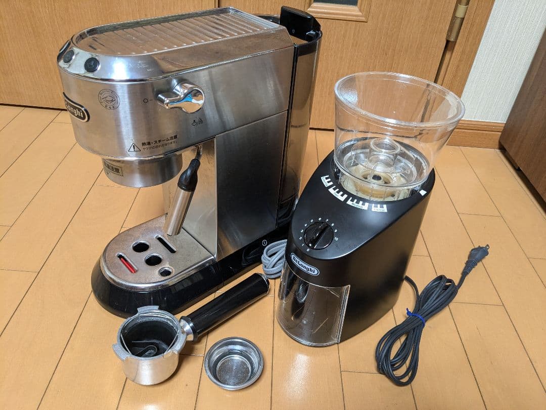 DeLonghi エスプレッソマシン EC680M グラインダー付き