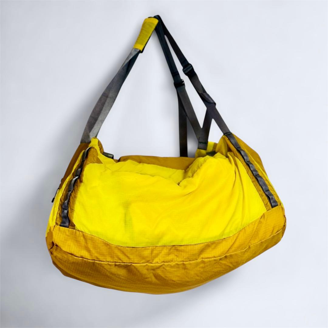 Patagonia (パタゴニア) ライトウェイトトラベルダッフル イエロー