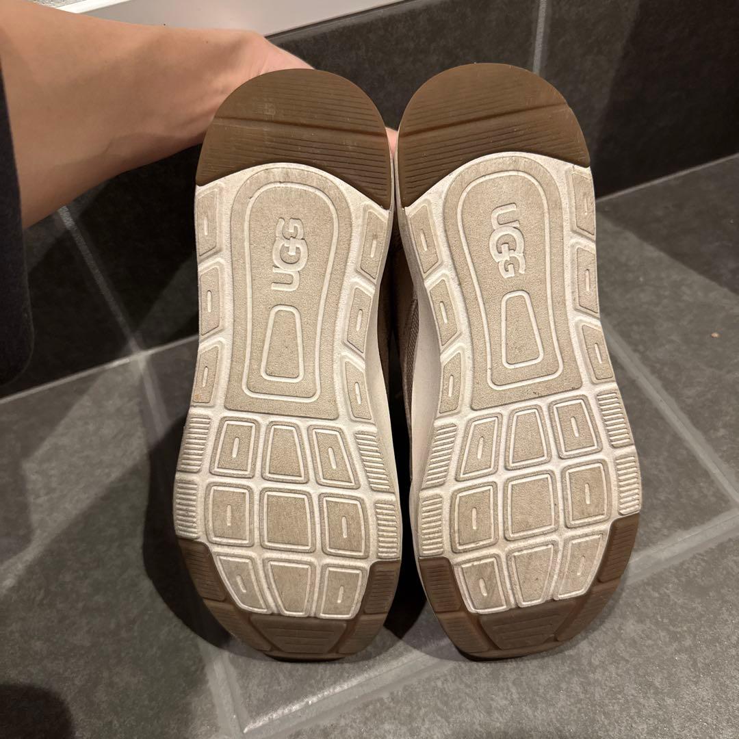 【ほぼ未使用】UGG スニーカー　レディース