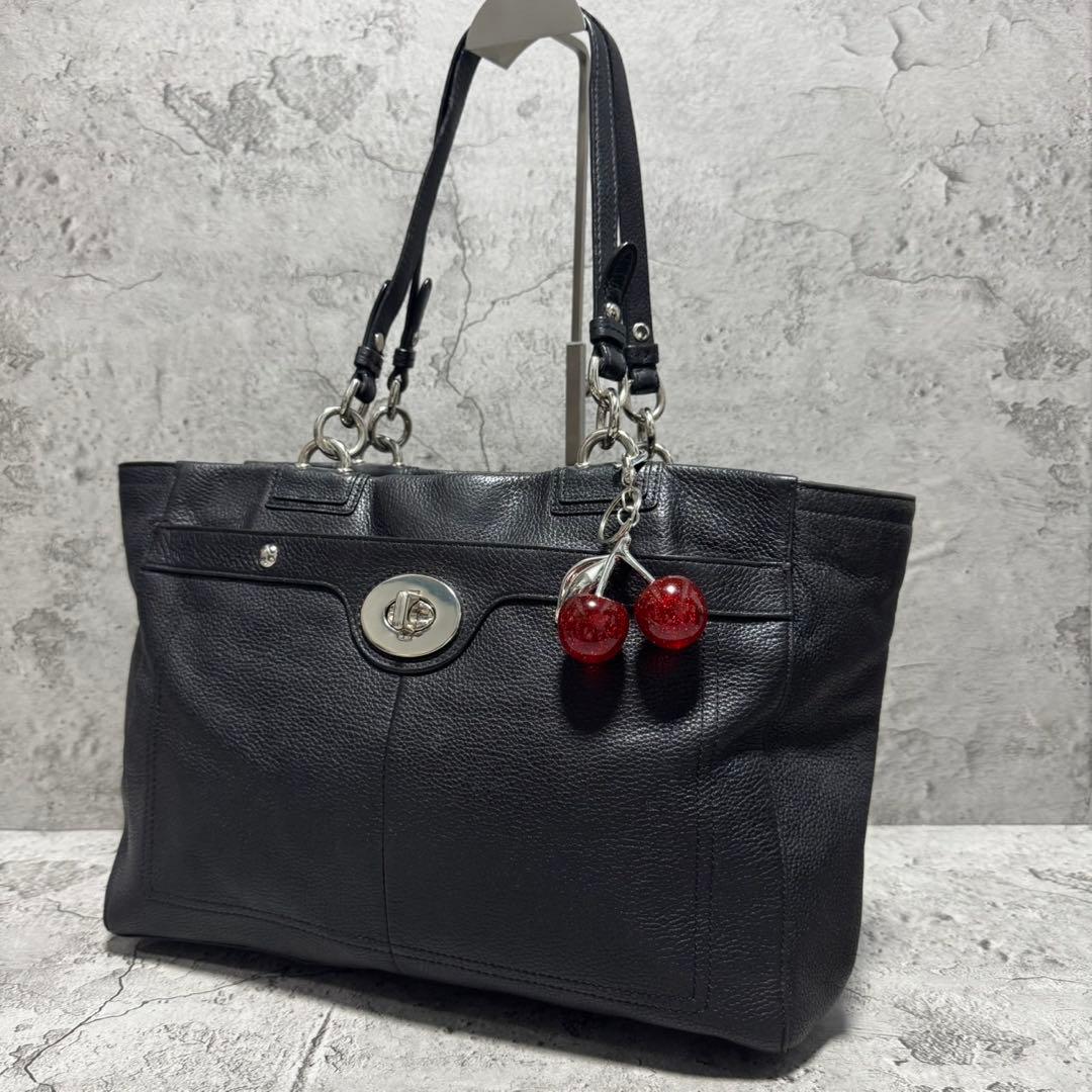 バッグ Coach Y2K Turnlock Leather Tote Bag