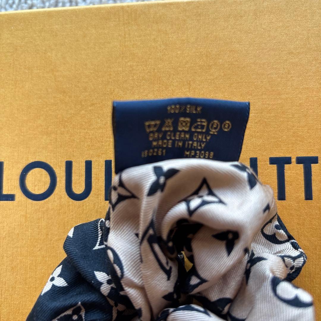 LOUIS VUITTON モノグラム ヘアゴムシュシュ