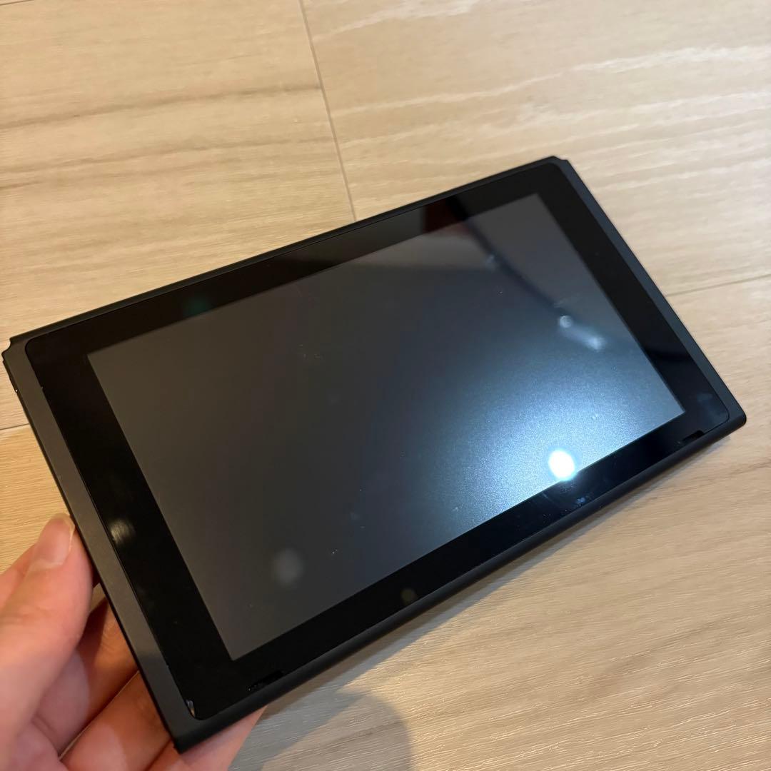 Nintendo Switch スイッチ　本体　Joy-Conなし