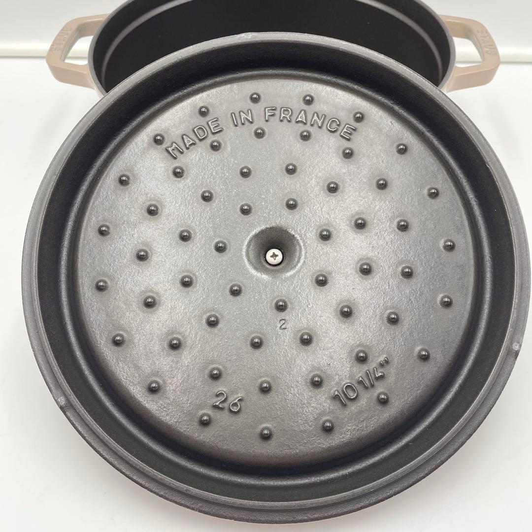 美品　STAUB ストウブ シャロー ココット ラウンド 26cm リネン