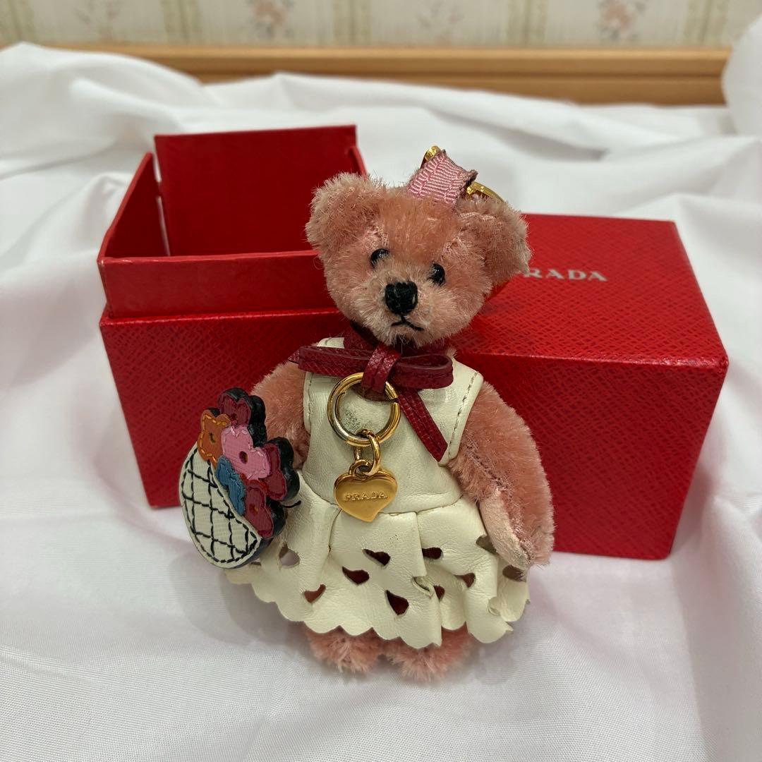 U*I様 ⭐︎PRADA⭐︎ プラダ　ピンク　くま　ベア　チャーム　キーホルダー