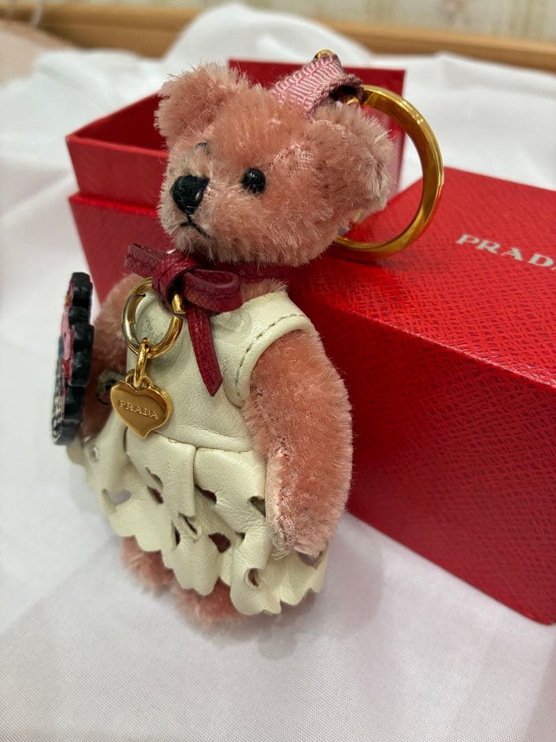 U*I様 ⭐︎PRADA⭐︎ プラダ　ピンク　くま　ベア　チャーム　キーホルダー