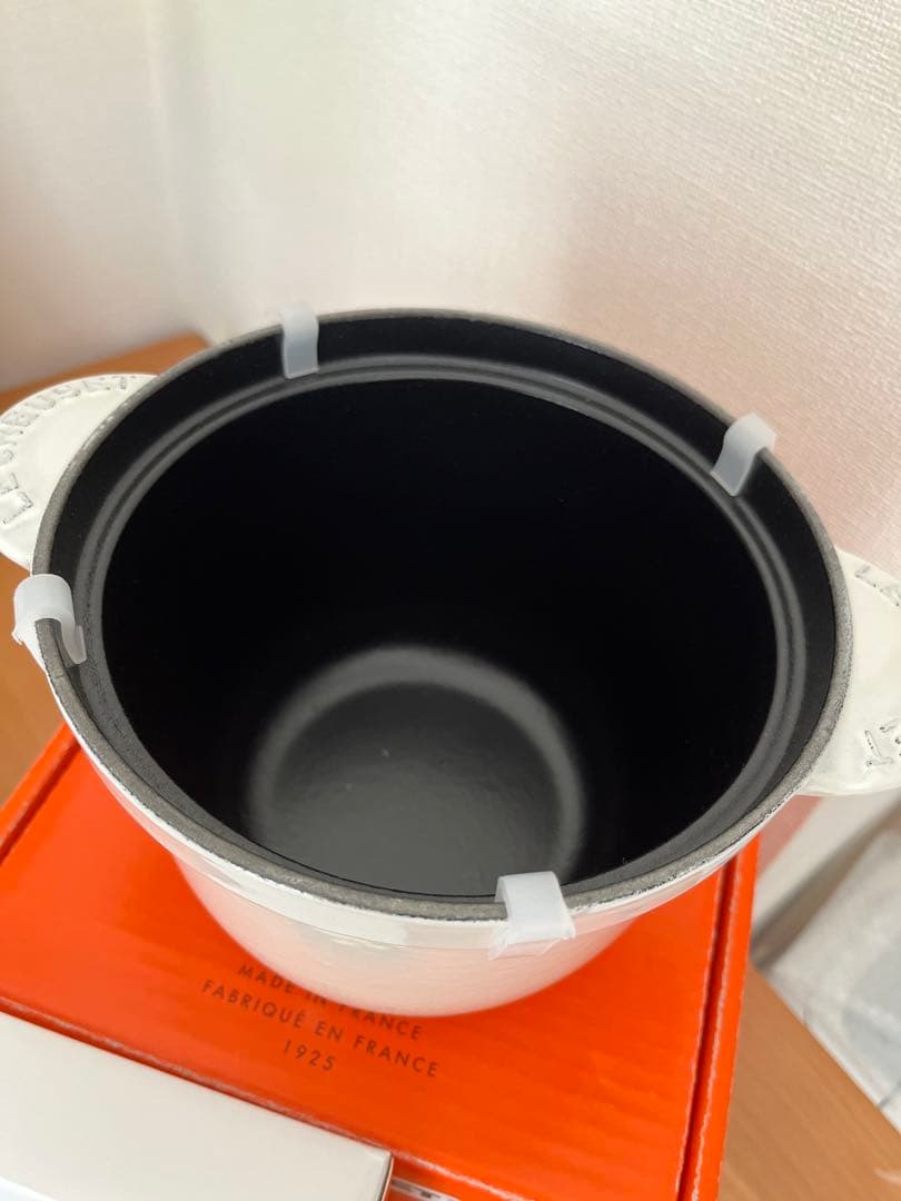 【新品　未使用】ル・クルーゼ　ココット　エブリィ 18 メレンゲ 2点セット