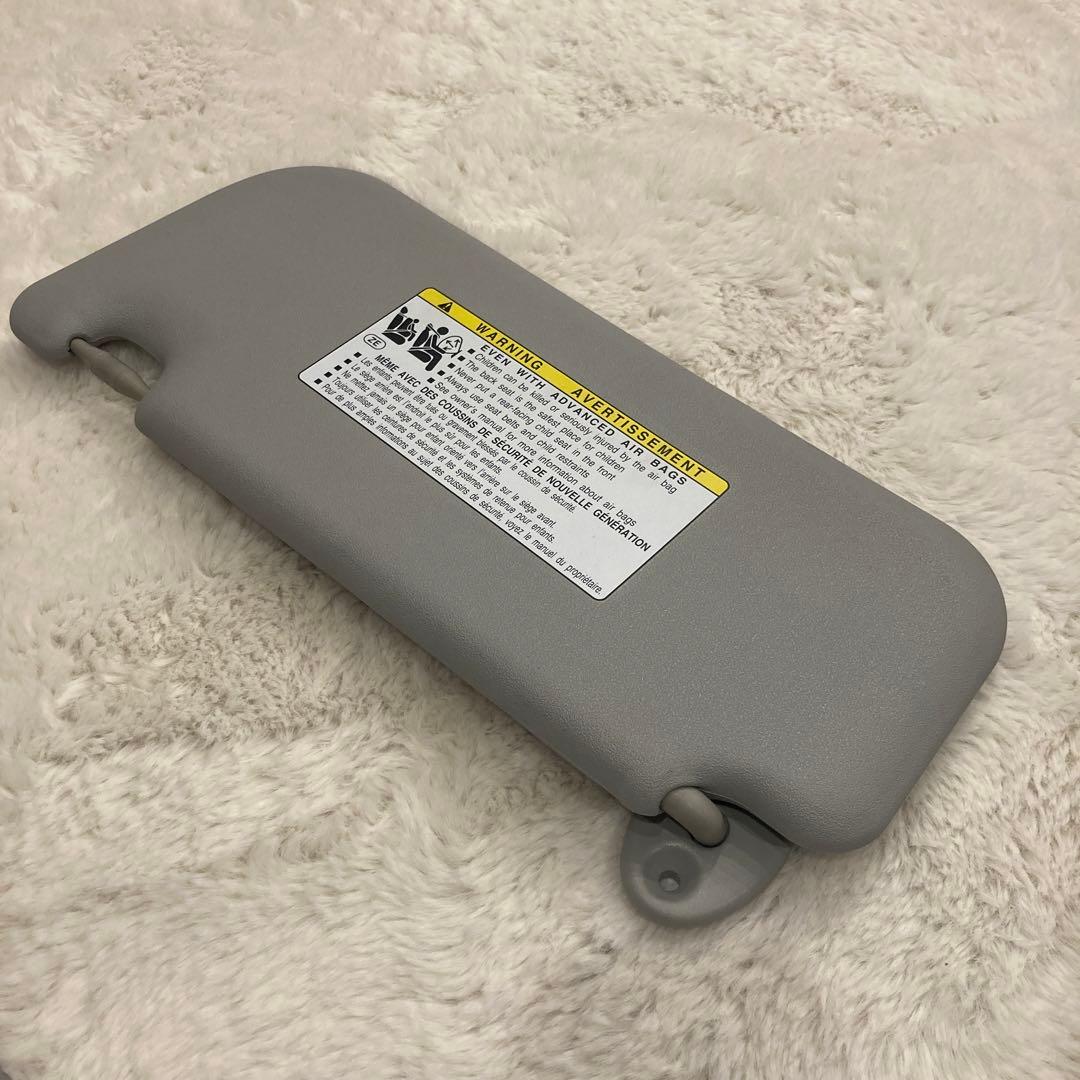【中古】TOYOTA アクア　NHP10 USバイザー