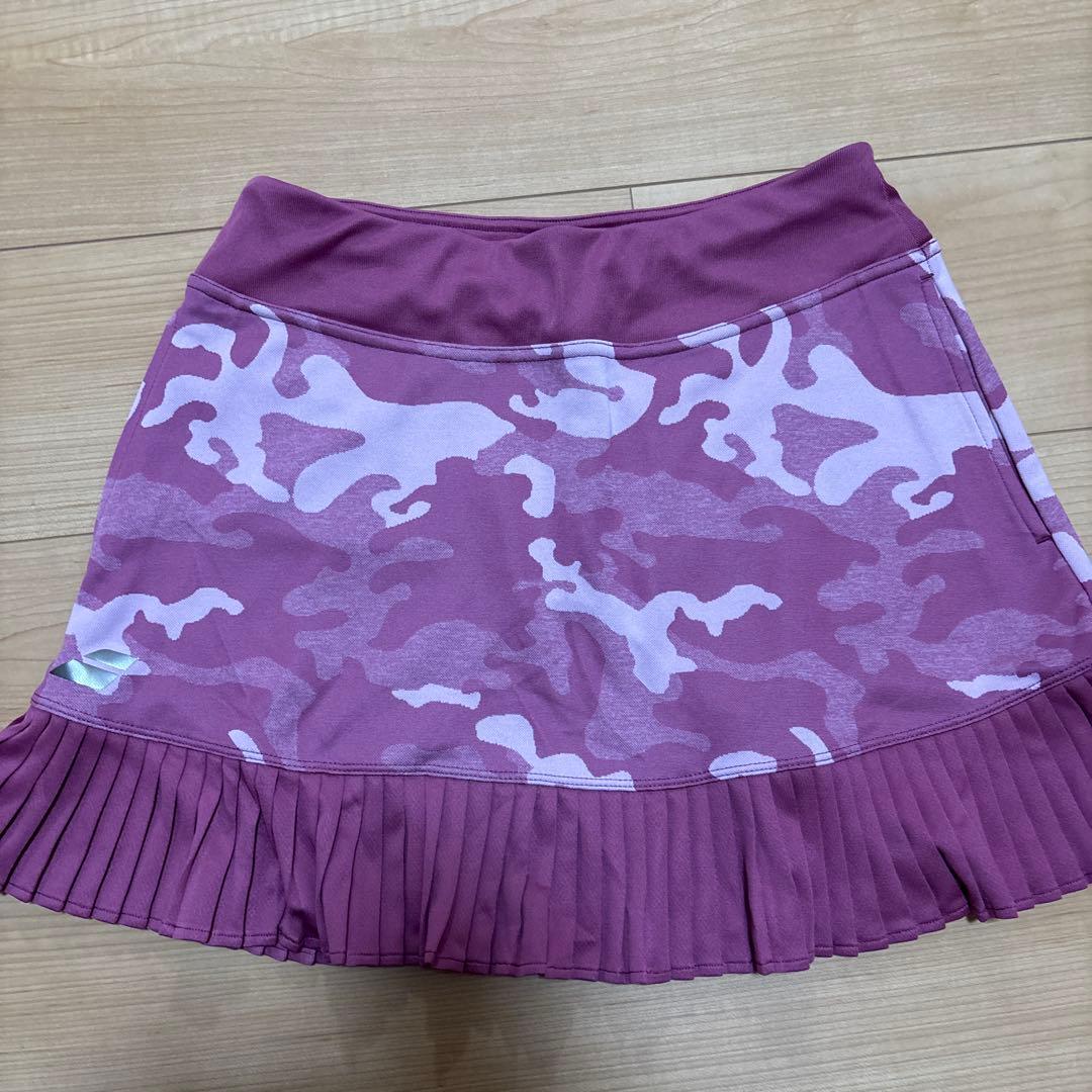 未使用品‼️バボラ　上下セット　半袖　迷彩　ピンク　トップス　スコート　フリル