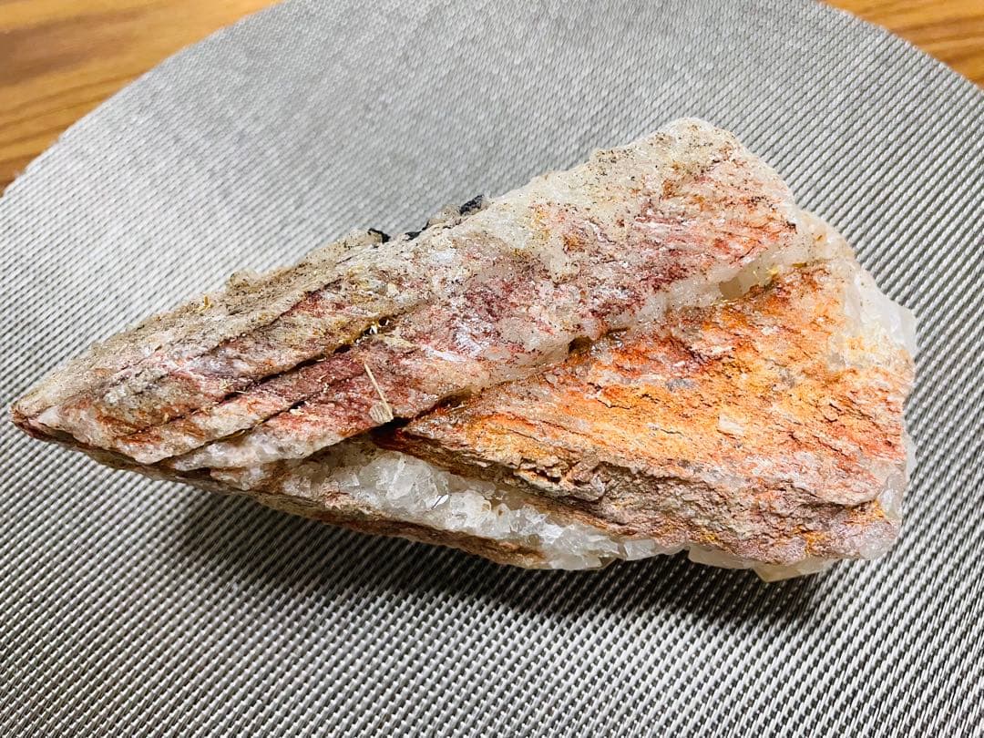 【超希少原石】1kg超 レムリアンシードクォーツ（台座付き）